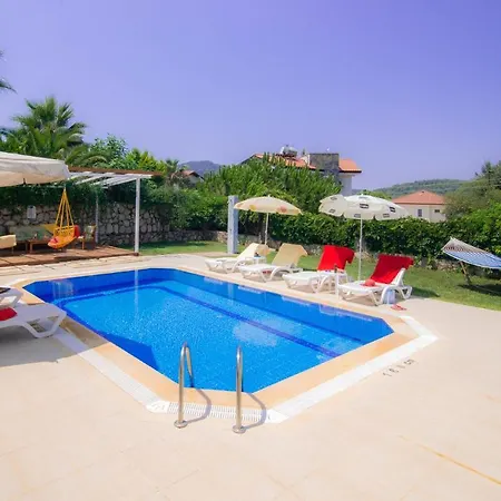 Rent Your Own Luxury With 4 Bedrooms Mugla 1005 فيلة
